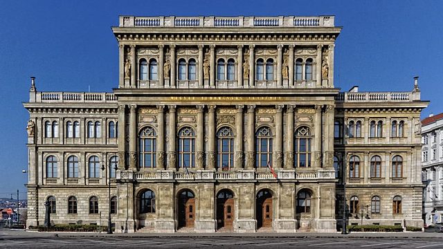 A Magyar Tudományos Akadémia főtitkára