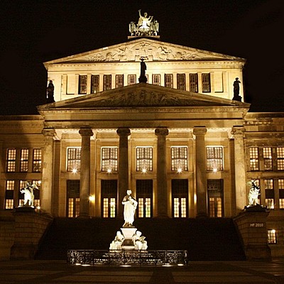 Timeline: Die Geschichte des Theaters (Muravljova)