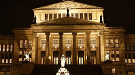 Timeline: Die Geschichte des Theaters (Muravljova)