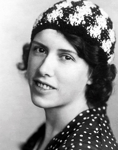 Natalia Saz gründet in Moskau das erste Kindertheater mit eigenem Haus