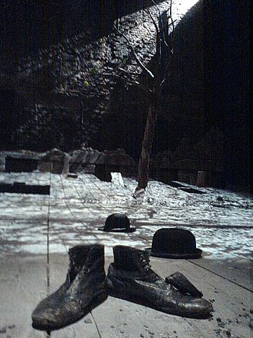 DDR-Erstaufführung von Becketts Warten auf Godot