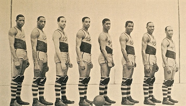 PRIMER EQUIPO DE RAZA NEGRA