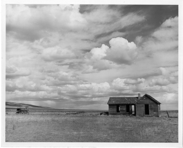 Abandoned farmhouse near Winchester, Wash.