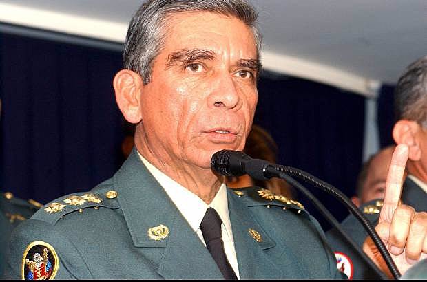 en la mira de militares y paramilitares