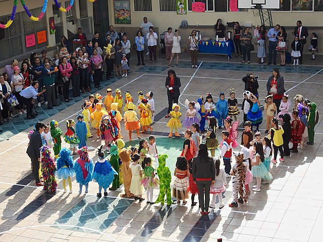 PARTICIPE EN UN BAILABLE