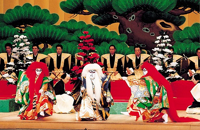 Warum ist es Frauen in Japan verboten, Theater zu spielen?