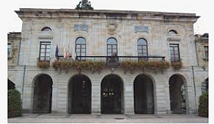 ZUMARRAGAKO udaletxea berritu