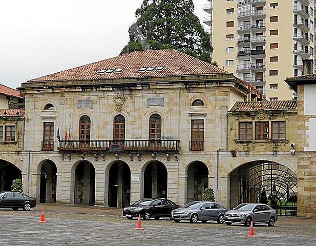 ZUMARRAGAKO UDALETXEA BERRITU