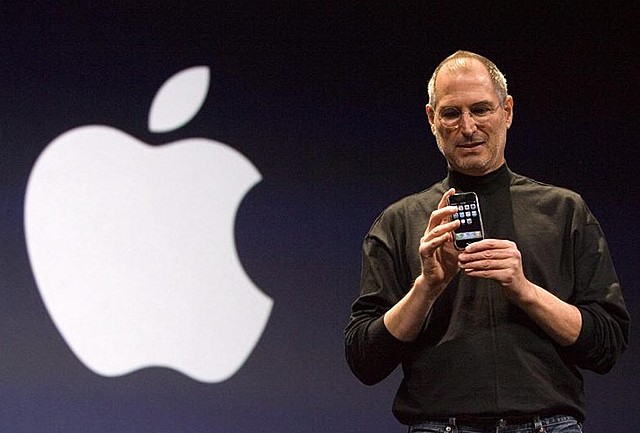 Steve Jobs regresa a Apple.