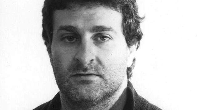 En Pinamar (Argentina) es asesinado el fotógrafo José Luis Cabezas por órdenes del empresario Alfredo Yabrán.