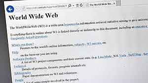 1990: Tim Berners-Lee escribe la primera página web