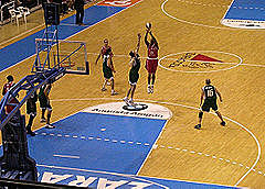 SE ADOPTAN TRIPLES PUNTOS EN BASQUETBOL