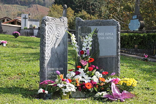 Zumarragako hilerria berritu