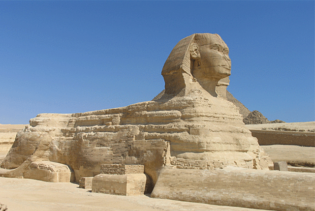 Se termina la Gran Esfinge de Guiza, Egipto (2500 a.n.e.)