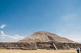 Construcción de la pirámide del Sol (0-150)