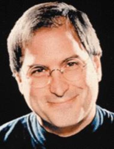 Nace en San Francisco Steve Jobs creador de....