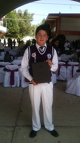 Entro a un taller de mecánica automotriz