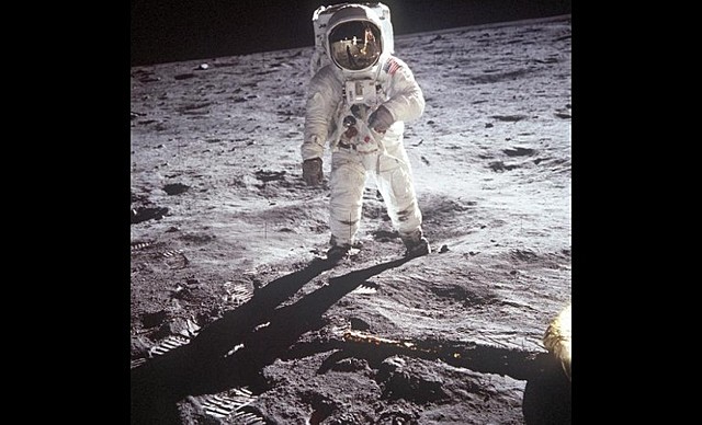 El hombre en la luna