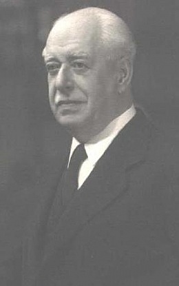 Se lleva a cabo un informe titulado Problemas de Prosodia y Ortografía en el Diccionario y en la Gramática.