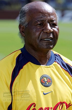 Primer gol en la historia de Arlindo dos Santos