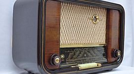 Timeline: De la radio de válvulas a los podcast en la web.