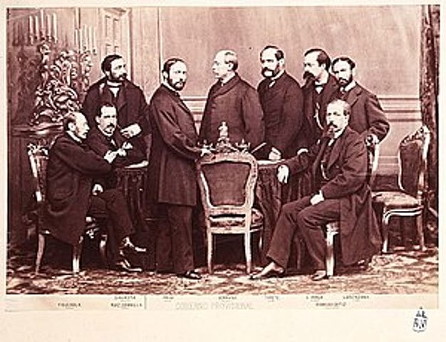 Creación del Consejo de Ministros.