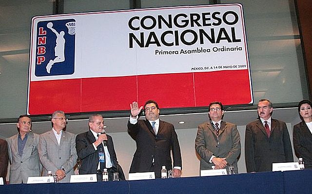 Modesto Robledo y Juan Manuel González proponen a la ANB unirse con la idea de unificar, profesionalizar y desarrollar el basquetbol en México.