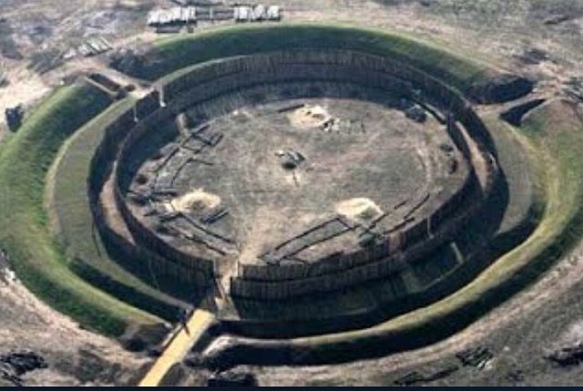 AC)SE CONSTRUYE EL CÍRCULO DE GOSECK