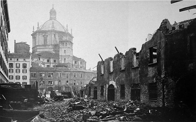 Poi la mia casa è stata distrutta dalle bombe