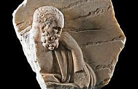 Anaximadro propone la idea de la evolución