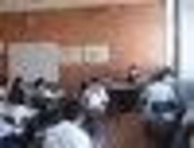 construyo un local escolar