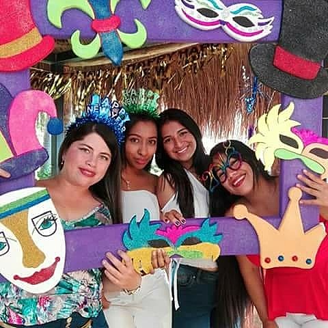 WE WENT TO A PARTY WITH MY FRIENDS