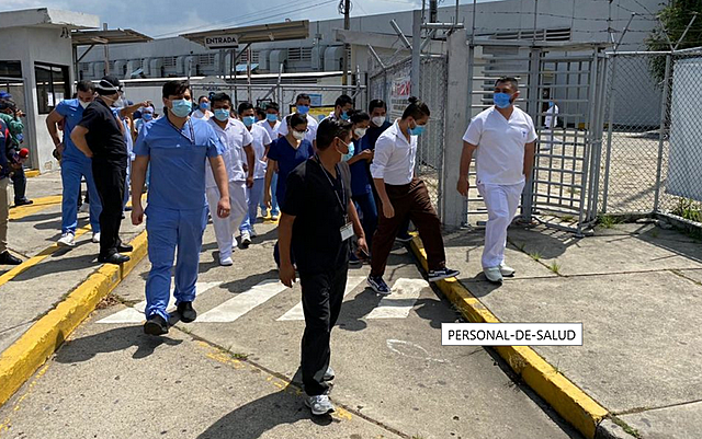 LA HORA: Médicos del Parque de Industria exigen pagos atrasados; Salud podría solventar la otra semana.