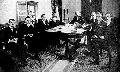 PRIMERA JUNTA DE GOBIERNO