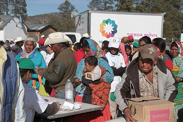 La Política Social actual se rige bajo parámetros de focalización de apoyos para la asistencia y abatimiento de la pobreza