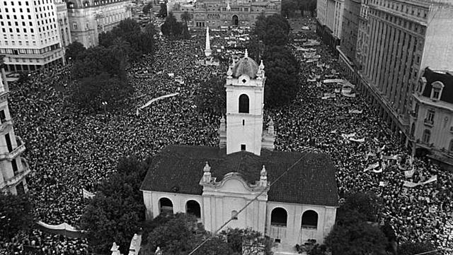 ELECCIONES - VUELTA A LA DEMOCRACIA