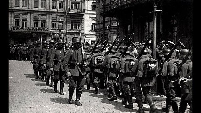 Пред'явлення Росії ультиматуму Австро-Угорщиною та Німеччиною