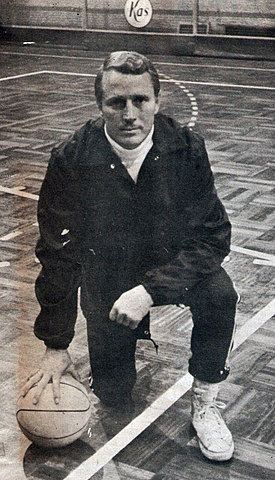 Llegada del entrenador Lester Lane