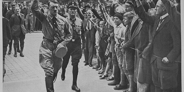 Hitler fue nombrado Fuhrer