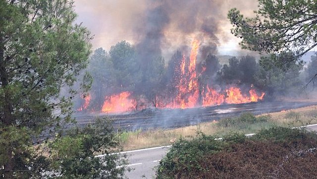 un gran incendi forestal arrasa els boscos de bona part dels termes municipals de Granera, Monistrol de Calders, Mura i Sant Llorenç Savall.