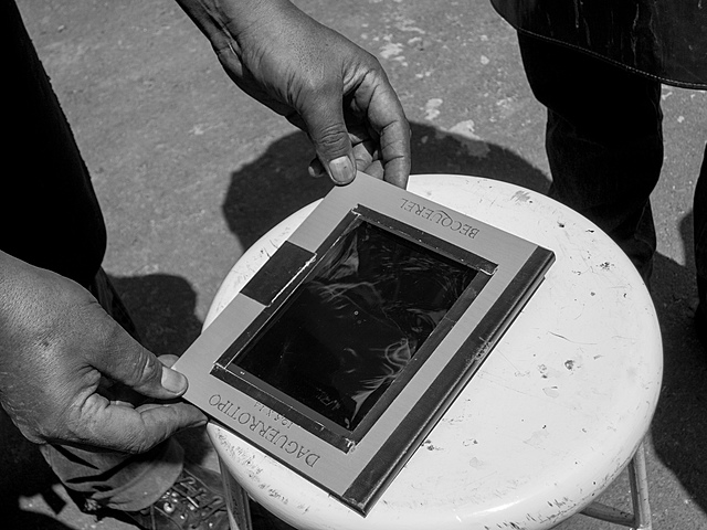 Imagen fotográfica sobre placa de cobre