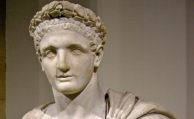 Domiziano succede il fratello maggiore Tito