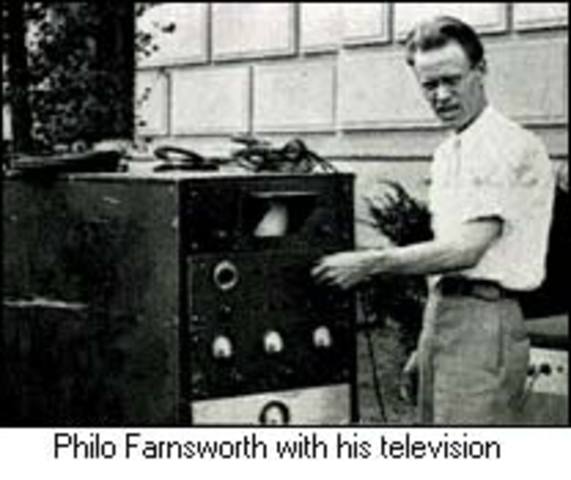 Philo Farnsworth patenta la television.
