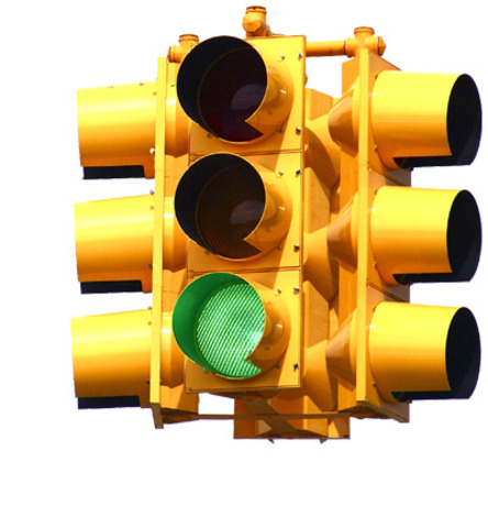 Las TIC siguen transformando nuestra vida cotidiana. Estan presentes en todo momento, en las empresas, en los hogares, en las universidades, los colegios, el gobierno, y entre otros mas. Gracias a estas las distancias son acortadas y la informacion es tra