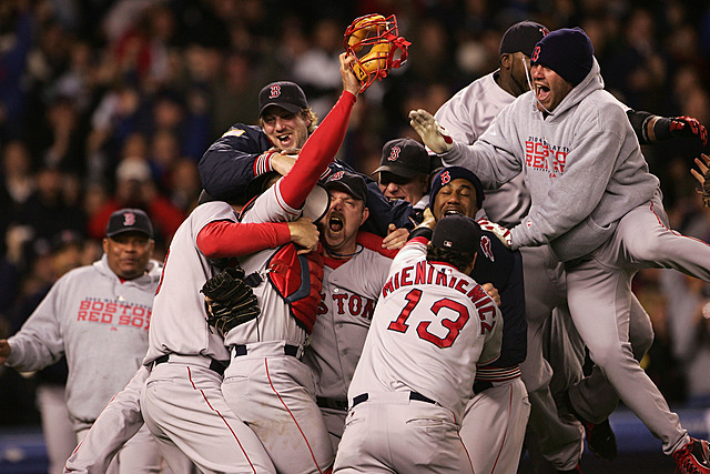 Los Boston Red Sox ganan el Series Mundial.