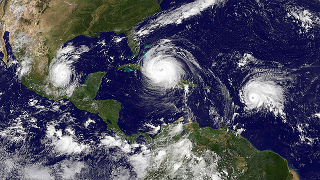 Tres huricanos devastan el caribe