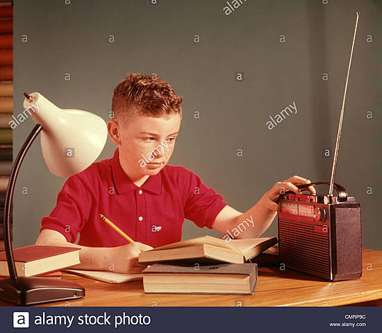 Segunda Generación: Enseñanza Multimedia.