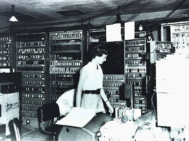 EDSAC MAURICE WILKES (computadora)