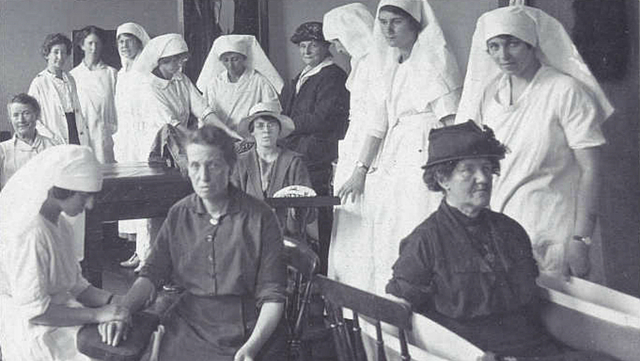 Se funda en Reino Unido la Society of Trained Masseuses