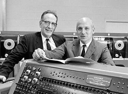 John William Mauchly  y John Presper Eckert